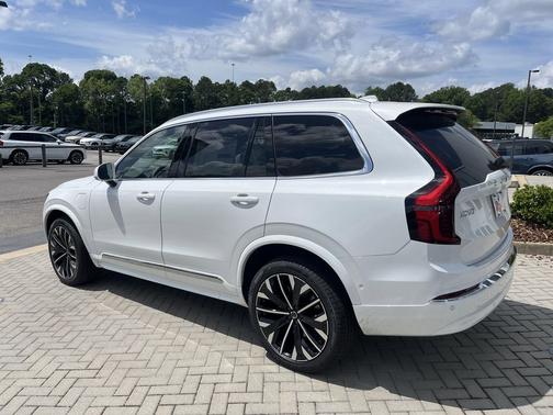 Crystal White Pearl 2026 Volvo XC90 Plug-In Hybrid Ultra, T8 AWD, Electric/Gasoline, Bright, 7 Seats