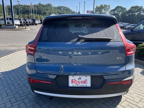 2025 Volvo XC40 Plus Bright Theme