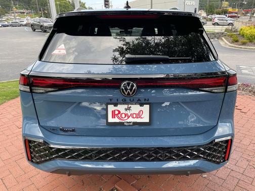 2025 Volkswagen Tiguan 2.0T SE R-Line Black