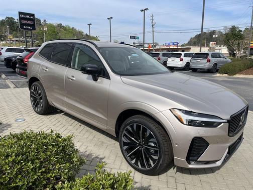 2026 Volvo XC60 B5 Ultra