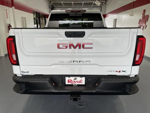 2025 GMC Sierra 1500 AT4X