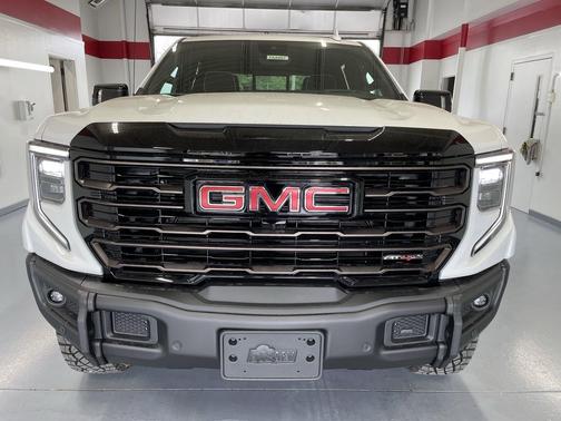 2025 GMC Sierra 1500 AT4X