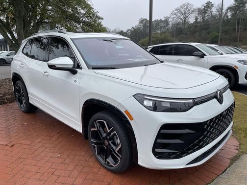 2026 Volkswagen Tiguan 2.0T SEL R-Line 4MOTION