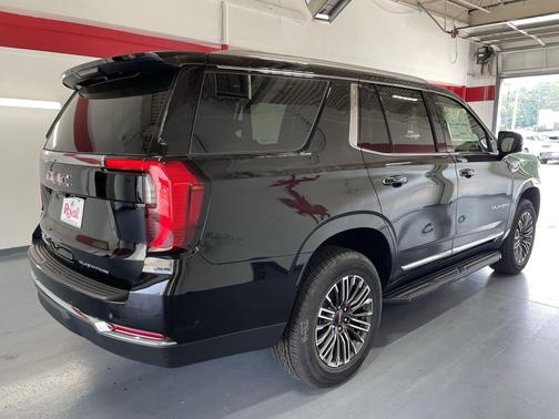 Onyx Black 2026 GMC Yukon 4WD Elevation