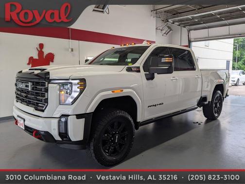 Summit White 2025 GMC Sierra 2500 AT4
