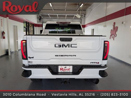 Summit White 2025 GMC Sierra 2500 AT4