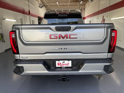 2025 GMC Sierra 2500 Denali