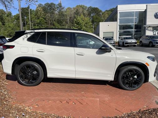 Sandstone 2026 Volkswagen Tiguan 2.0T SE R-Line Black