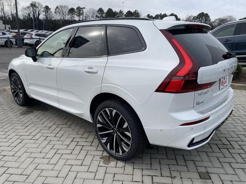 2026 Volvo XC60 Plug-In Hybrid Ultra, T8 AWD Electric/Gasoline, Dark
