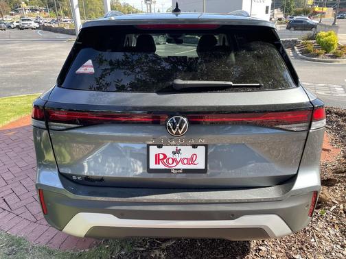 2026 Volkswagen Tiguan 2.0T SE