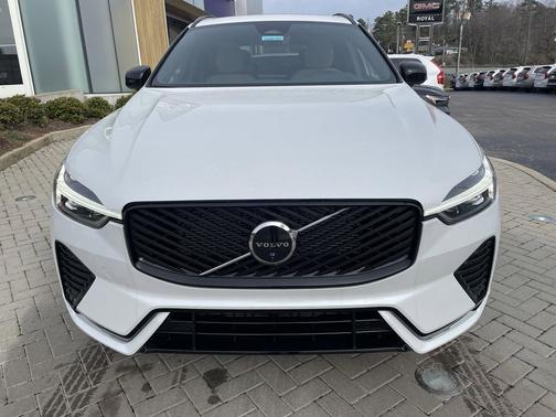 2026 Volvo XC60 B5 Plus