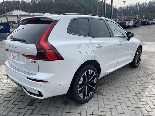 2026 Volvo XC60 B5 Plus