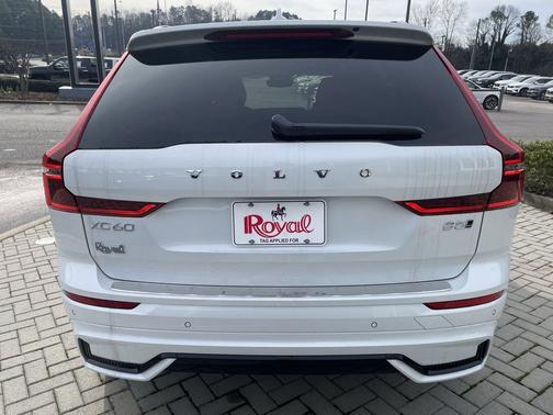 2026 Volvo XC60 B5 Plus