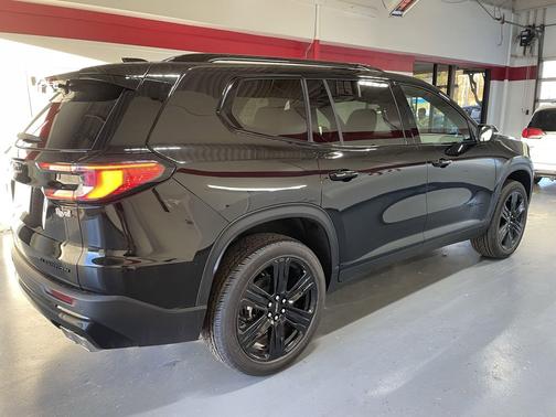 2026 GMC Acadia Elevation FWD