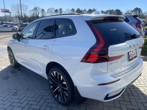 2026 Volvo XC60 B5 Ultra