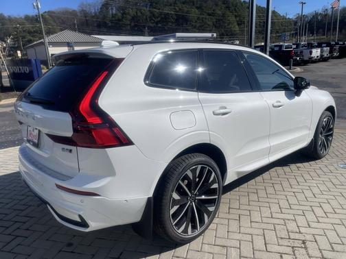 2026 Volvo XC60 B5 Ultra