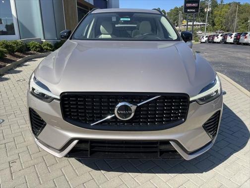 2025 Volvo XC60 Plug-In Hybrid Plus