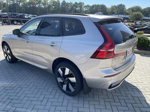2025 Volvo XC60 Plug-In Hybrid Plus