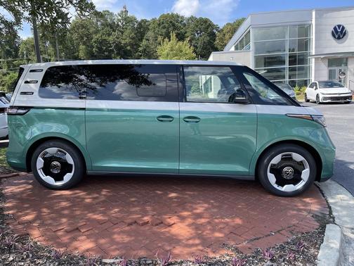 2025 Volkswagen ID. Buzz Pro S Plus
