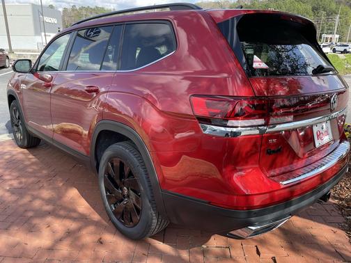 2025 Volkswagen Atlas 2.0T SE w/Technology