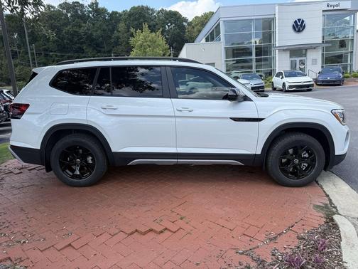 2026 Volkswagen Atlas 2.0T Peak Edition