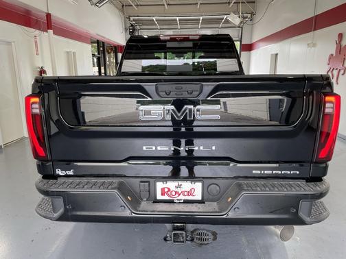 2025 GMC Sierra 2500 Denali Ultimate