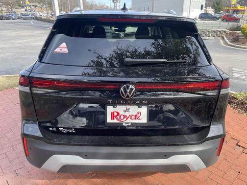 2026 Volkswagen Tiguan 2.0T SE