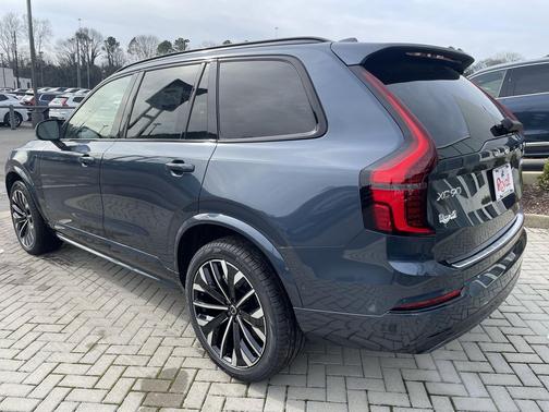 2026 Volvo XC90 Plug-In Hybrid Ultra Dark Theme, T8 AWD, Electric/Gasoline, 7 Seats