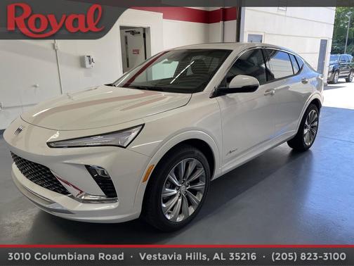White Frost Tricoat 2026 Buick Envista Avenir FWD