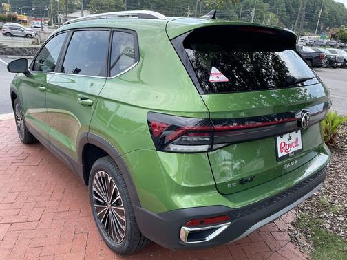 2025 Volkswagen Taos 1.5T SE