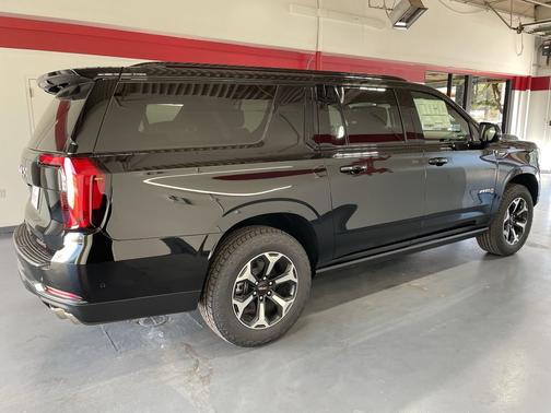 Onyx Black 2027 GMC Yukon XL AT4, 4WD