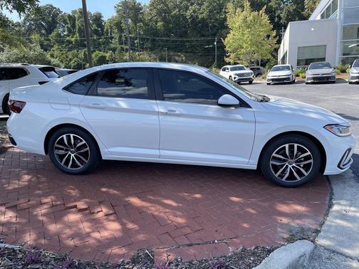 2025 Volkswagen Jetta 1.5T SE