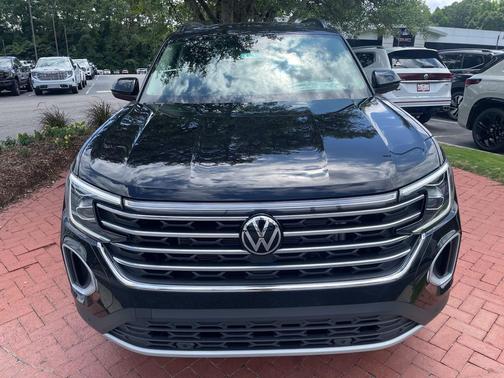 Black Pearl 2026 Volkswagen Atlas 2.0T SE w/Technology