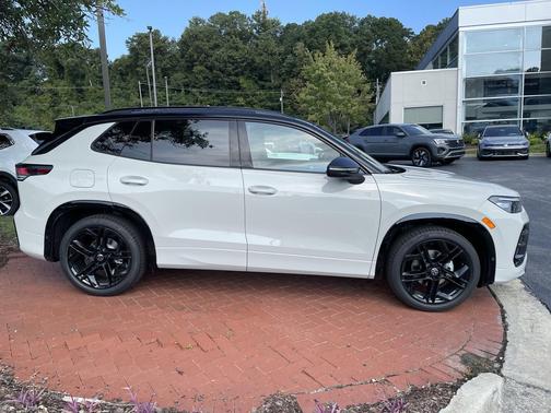 2025 Volkswagen Tiguan 2.0T SE R-Line Black