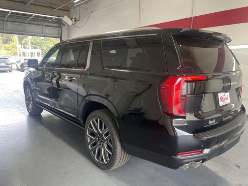 Onyx Black 2027 GMC Yukon XL Denali Ultimate
