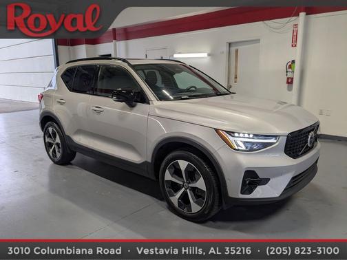 2024 Volvo XC40 B5 Plus Dark Theme