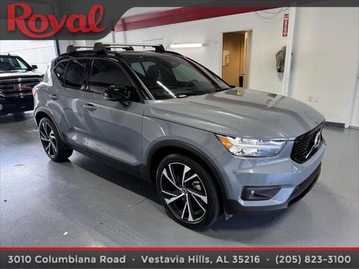 2022 Volvo XC40 T5 R-Design