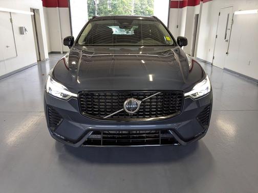 Denim Blue Metallic 2024 Volvo XC60 B5 Plus Dark Theme