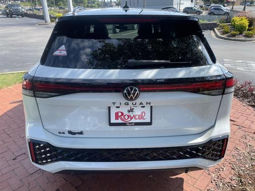 2025 Volkswagen Tiguan 2.0T SE R-Line Black