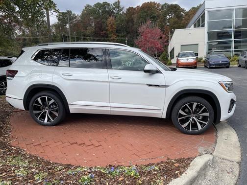 2026 Volkswagen Atlas 2.0T SEL Premium R-Line 4MOTION