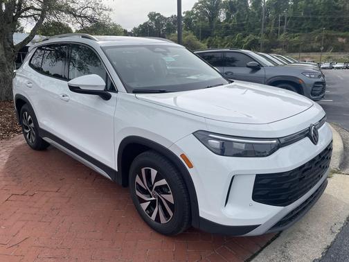 pure white 2026 Volkswagen Tiguan 2.0T S