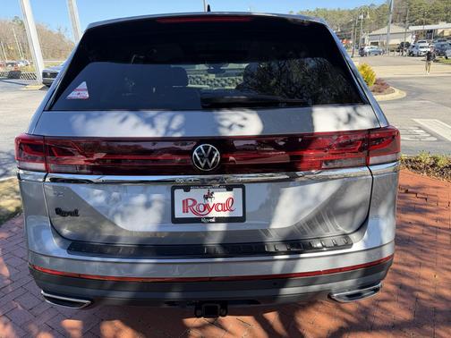 silver mist metallic 2026 Volkswagen Atlas 2.0T SE w/Technology