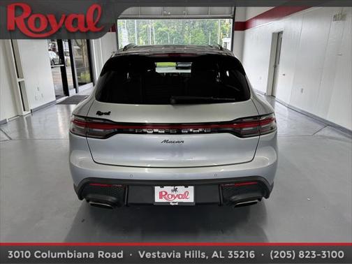 2022 Porsche Macan Base
