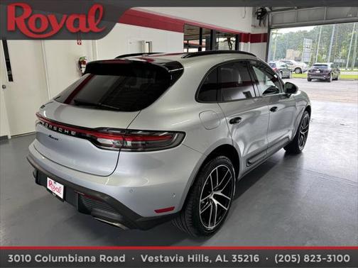 2022 Porsche Macan Base