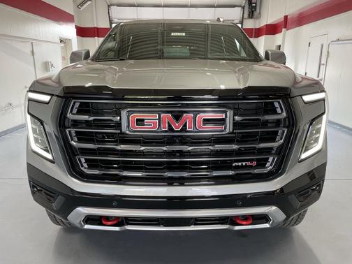 2025 GMC Yukon 4WD AT4
