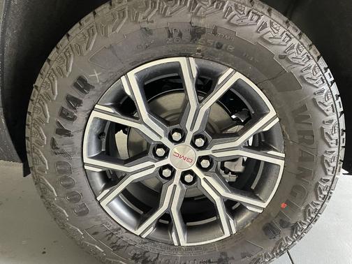 2026 GMC Acadia AT4 AWD