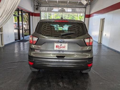 Photo 3 of 25 of 2018 Ford Escape S