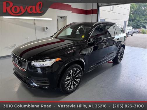 2022 Volvo XC90 T6 Momentum