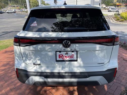 2025 Volkswagen Tiguan 2.0T SE 4MOTION
