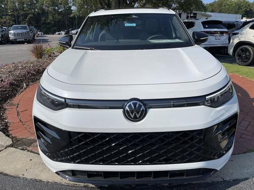 2025 Volkswagen Tiguan 2.0T SE R-Line Black